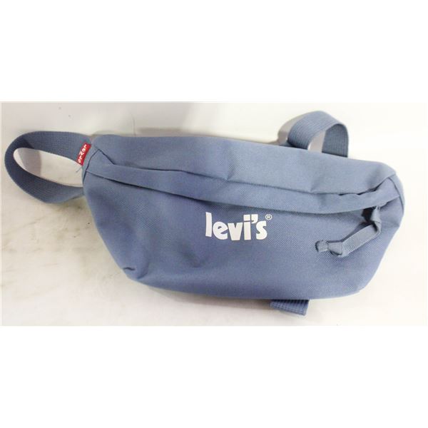 LEVI'S LIGHT BLUE SLING BAG