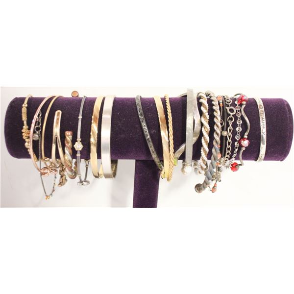 ESTATE BANGLE BRACELET COLLECTION ON A
