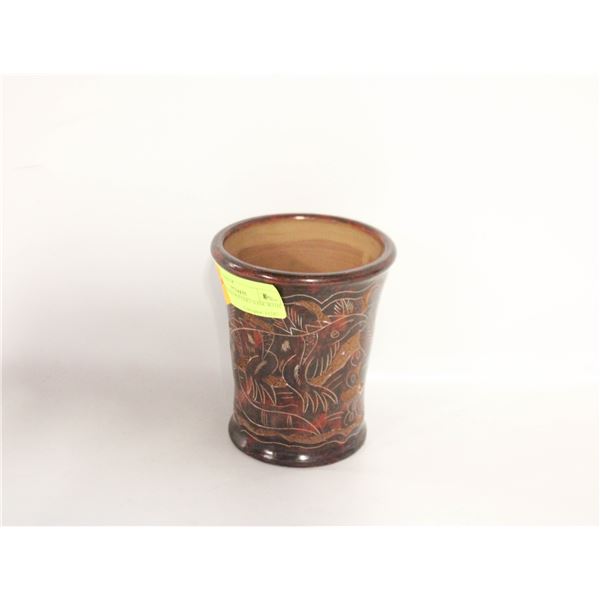 NICARAGUAN POTTERY VASE WITH IGUANA