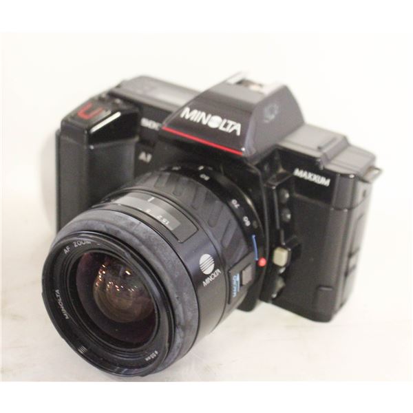 MINOLTA 5000 MAXXUM 35MM SLR CAMERA