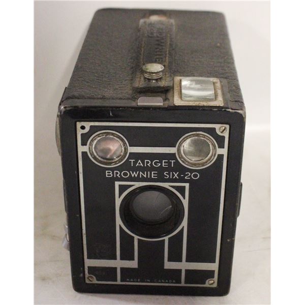 VINTAGE/ANTIQUE TARGET BROWNIE SIX-20