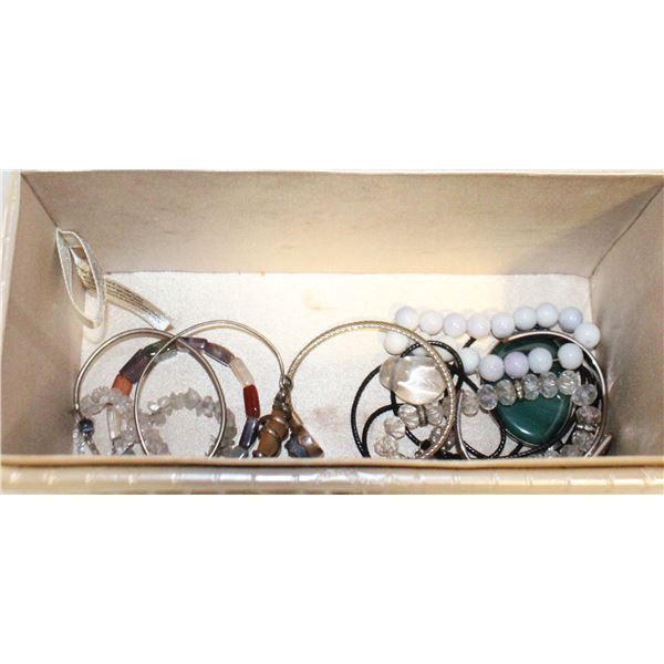 ESTATE JEWELRY BOX WITH ESTATE JEWELRY