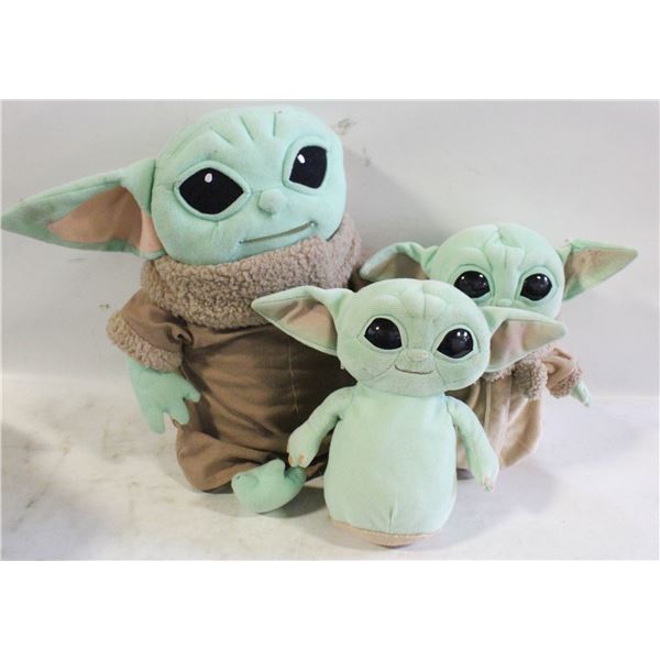 3 BABY YODA PLUSHIEZ