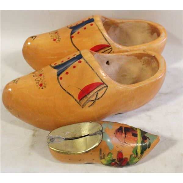 ESTATE WOODEN HOLLAND CLOGS