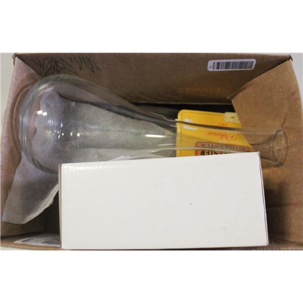 CONDIMENT SETS AND VASE
