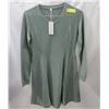 Image 1 : NEW- MEDIUM GREEN DRESS.