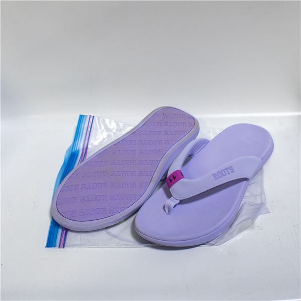 WOMENS SZ 11 PURPLE ROOTS SANDLES