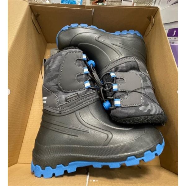 XMTN KIDS WINTER BOOTS - SIZE 10 BLUE