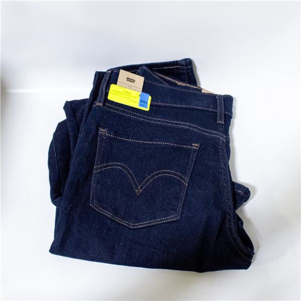 NEW WOMENS SZ 4M LEVIS CLASSIC STRAIGHT CUT JEANS