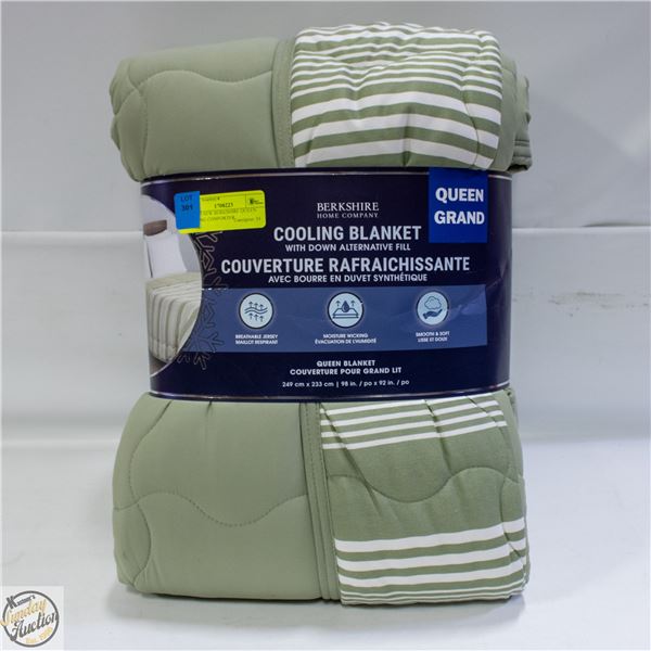 BRAND NEW BERKSHIRE QUEEN COOLING COMFORTER