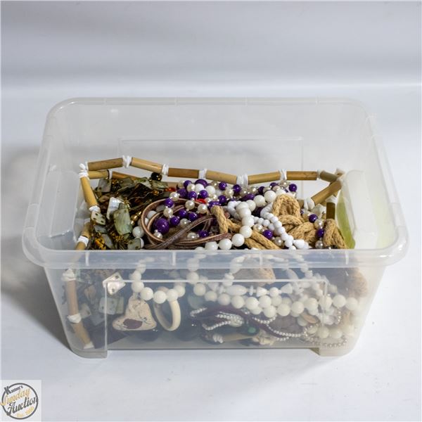 LOT OF VARIOUS ESTATE JEWERLY