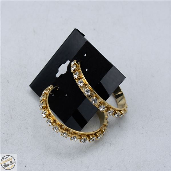 GOLD-TONE RHINESTONE HOOP EARRINGS