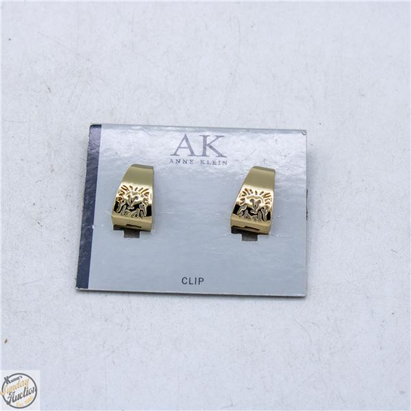 VINTAGE ANNE KLEIN GOLDTONE HALF HOOP LION CLIP-ON