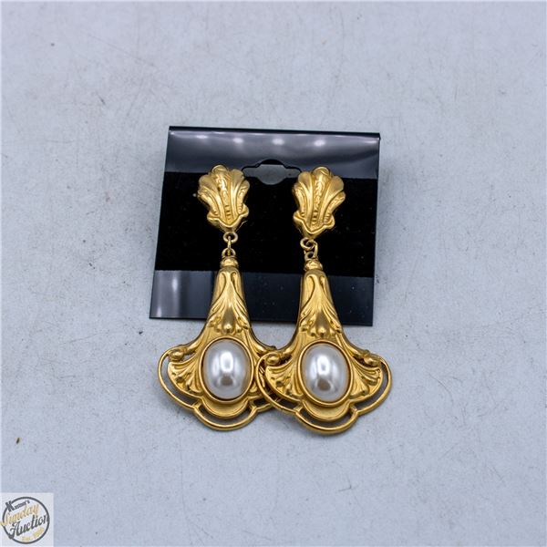 VINTAGE ORNATE GOLD-TONE DROP EARRINGS WITH