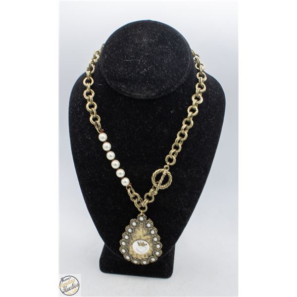 ORNATE STYLE BRASS COLOR CROWNED HEART PENDANT