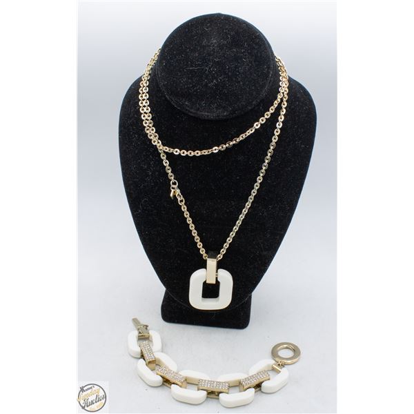 VINTAGE BANANA REPUPLIC CRYSTAL & CREAM COLORED