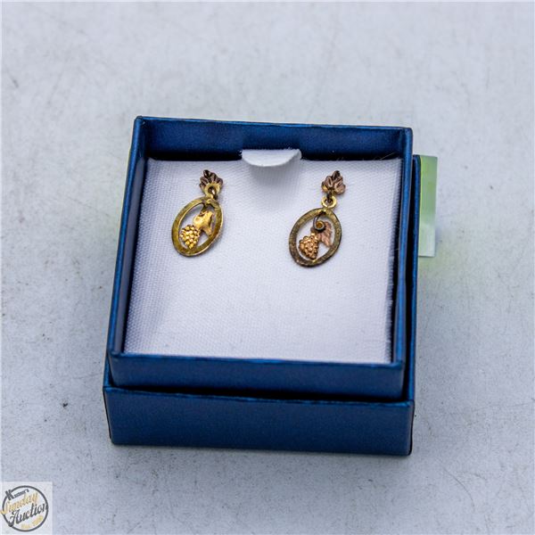 VINTAGE BLACK HILL 14K GOLD TRI-COLOR GRAPE