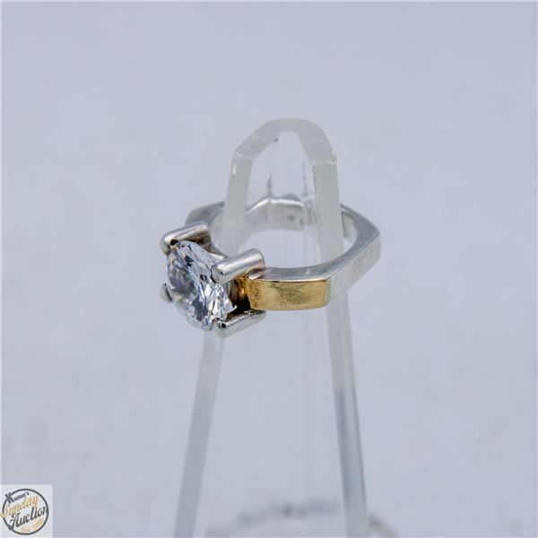 STERLING SILVER RING WITH CLEAR SIMULATED STONE