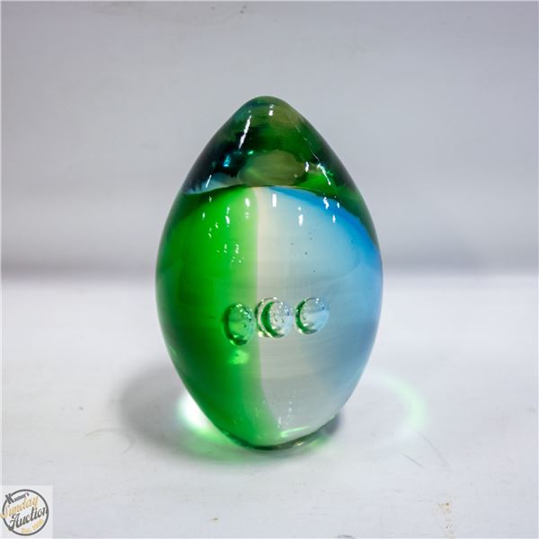 EGG-SHAPED ART GLASS PAPERWEIGHT