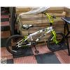 Image 1 : AVIGO BMX GREEN BIKE