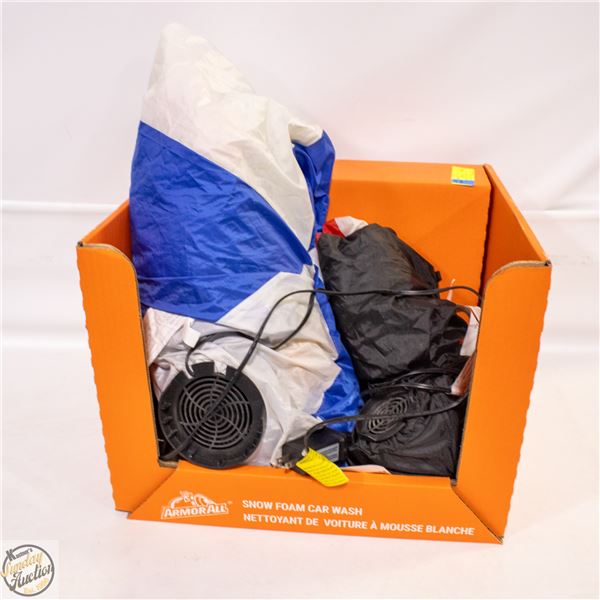 ESTATE PAIR OF HOLIDAY OUTDOOR INFLATABLES