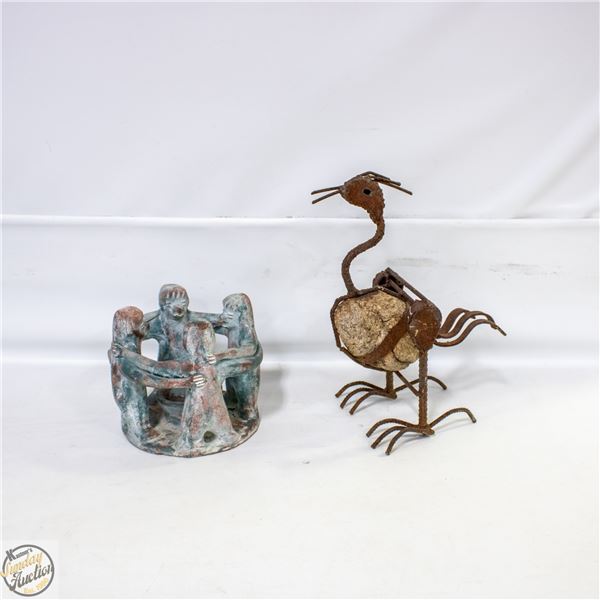 2 OUTDOOR DÉCOR PIECES