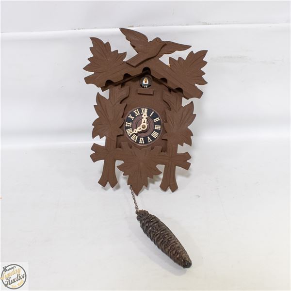 VINTAGE WEST GERMAN BLACK FOREST CARVED LEAF