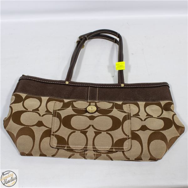 AUTH. COACH VINTAGE SIGNATURE CANVAS TOTE BAG