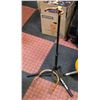 Image 1 : SINGLE NECK GUITAR STAND