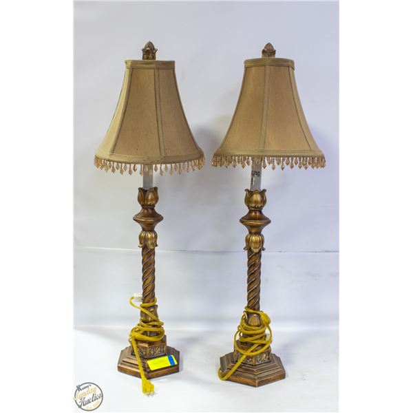 PAIR OF VINTAGE TABLE LAMPS