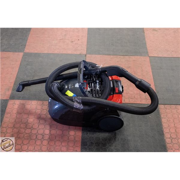 DIRT DEVIL JACQUAR 11 VACUUM CLEANER WITH