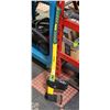 Image 1 : YARDWORKS 3.5LBS SPLITTING AXE