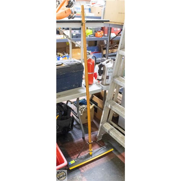 HEAVY DUTY 24" QUICKIE PUSH BROOM & SQUEEGEE TOP