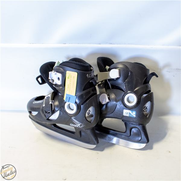 OXELO CHILDRENS SZ 9C/10.5C ICE SKATES - USED