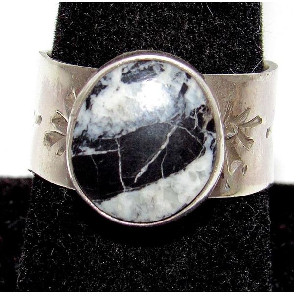 Navajo White Buffalo Ring Sz 8 Sterling Silver Signed