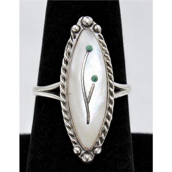 Vintage Zuni Sterling Silver Mother of Pearl Flower Inlay Ring Sz 7.5