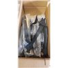 Image 1 : CASE OF NEW BLACK METAL 11 INCH GATE HANDLES
