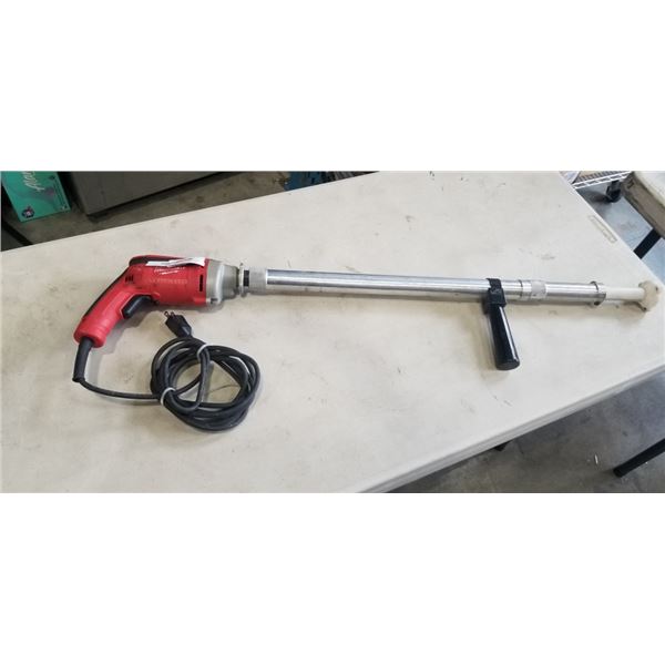 MILWAUKEE SCREWDRIVER WITH ATTACHMENT