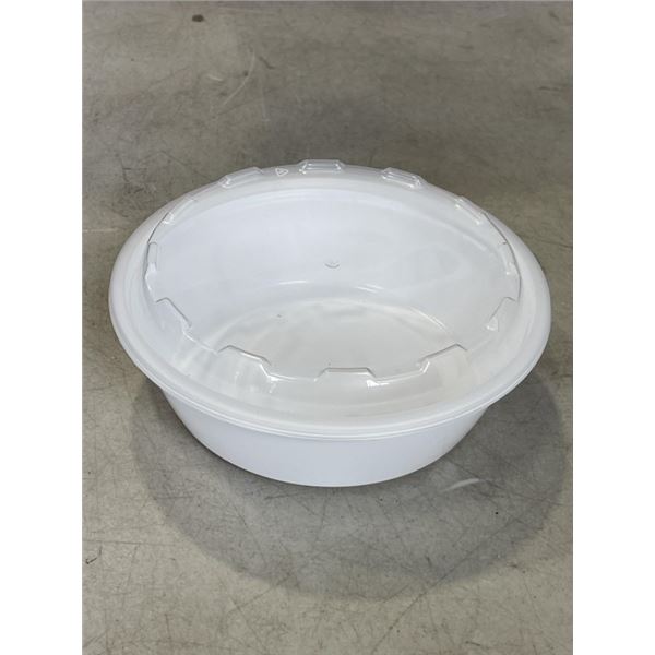 BOX OF 24 OZ ROUND PLASTIC FOOD CONTAINERS WITH LIDS