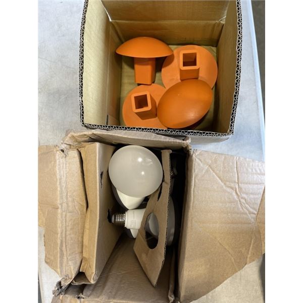 5 NEW SMART DIMMEABLE LIGHTS AND 4PK GROUND PLUGS