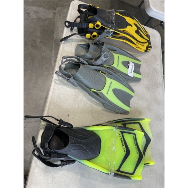 3 PAIRS OF FLIPPERS