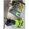 Image 1 : 3 PAIRS OF FLIPPERS