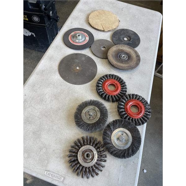 LOT OF GRINDING DISCS