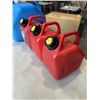 Image 3 : 4 JERRY CANS