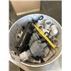 Image 5 : 2 BUCKETS OF PLUMBING CONNECTIONS
