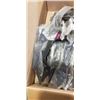 Image 3 : CASE OF NEW BLACK METAL 9 INCH GATE HANDLES