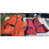 Image 1 : 2 LIFE JACKETS