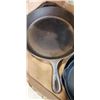Image 2 : 4 CAST IRON PANS
