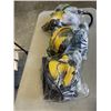 Image 1 : 3 COMFORDAY HANDHELD STEAMERS