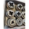 Image 2 : TRAY OF THREADING DIES